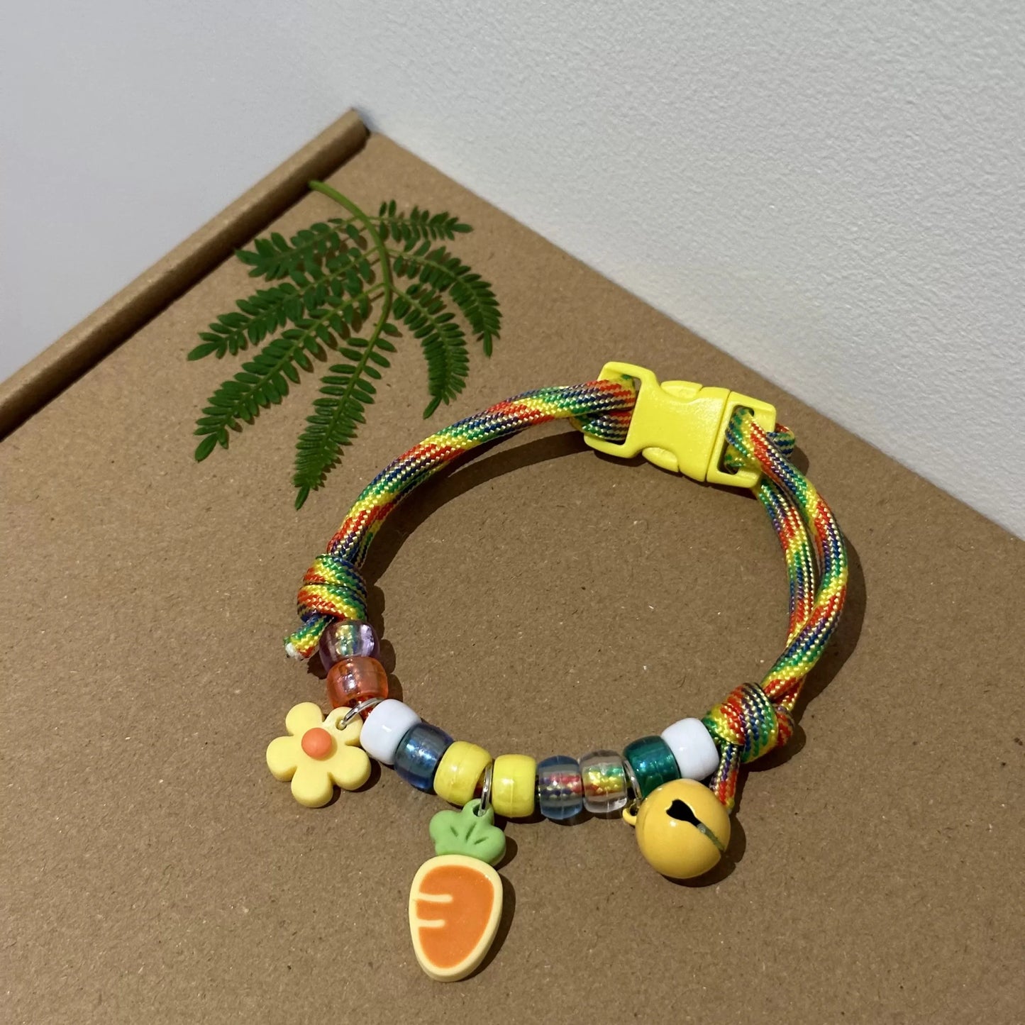 Collier pour chat tressé ajustable avec clochette
