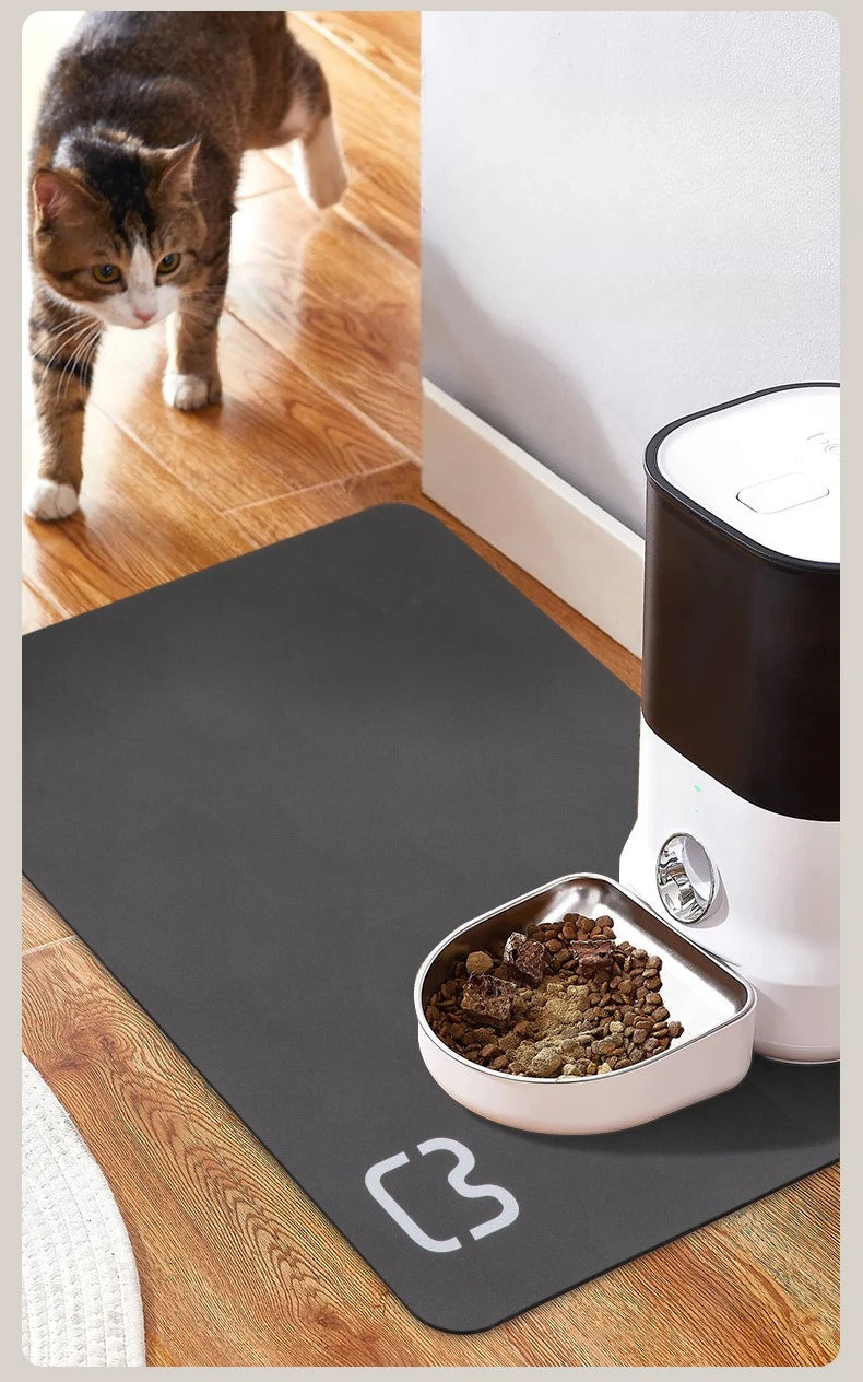 Absorbent Pet Feeding Mat with Waterproof Backing