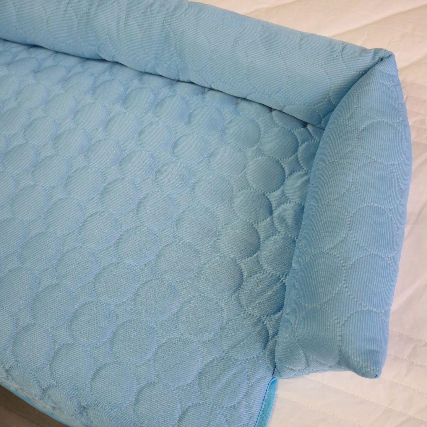 Premium Ice Silk Cooling Mat with Integrated Pillow — Large Breathable Pet Pad in 3 Colours & 2 Sizes