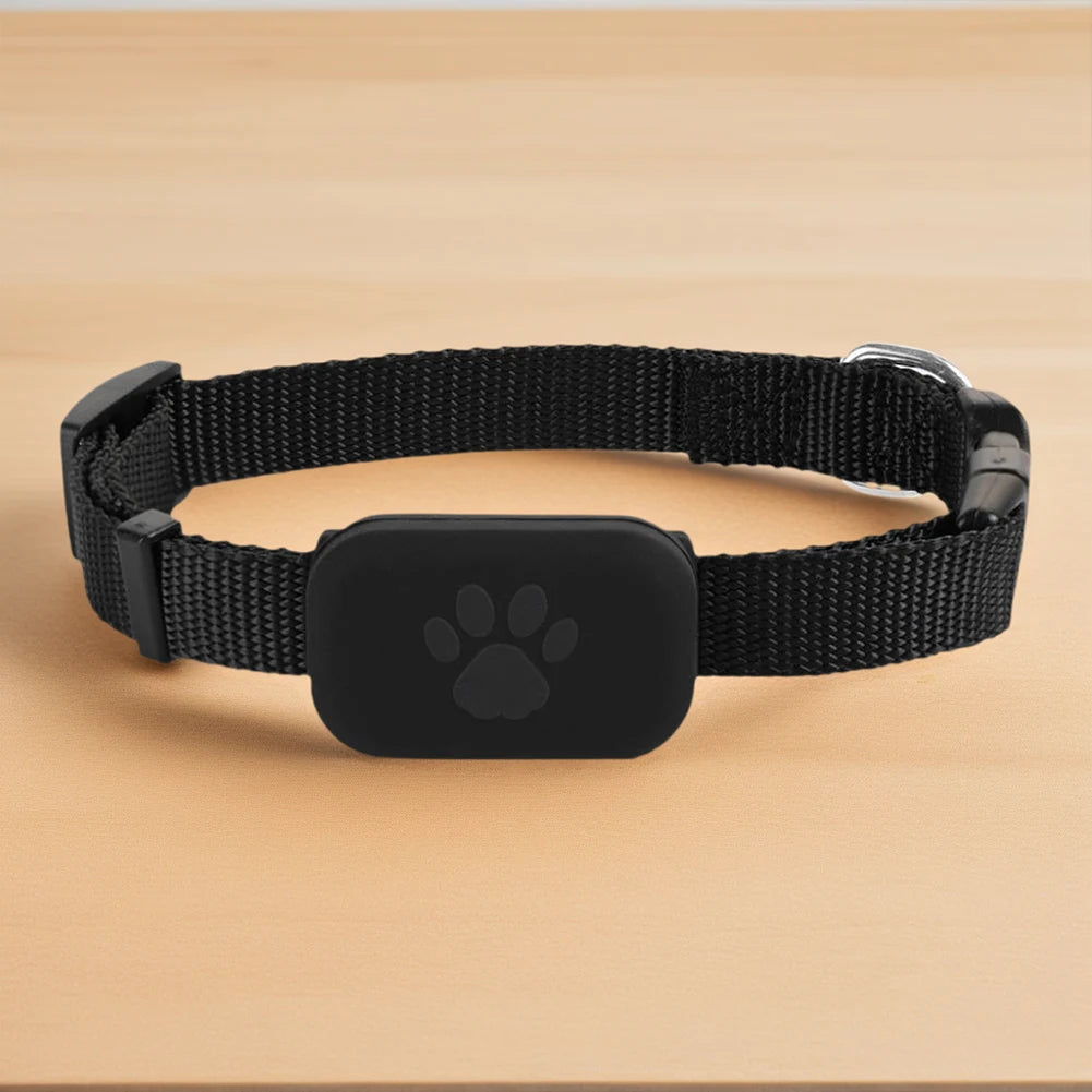 Wearable Pet Locator with Adjustable Silicone Collar for Dogs & Cats