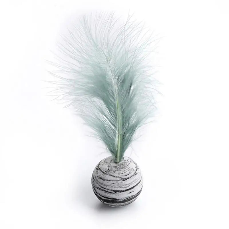 Balle en mousse avec plumes pour chat