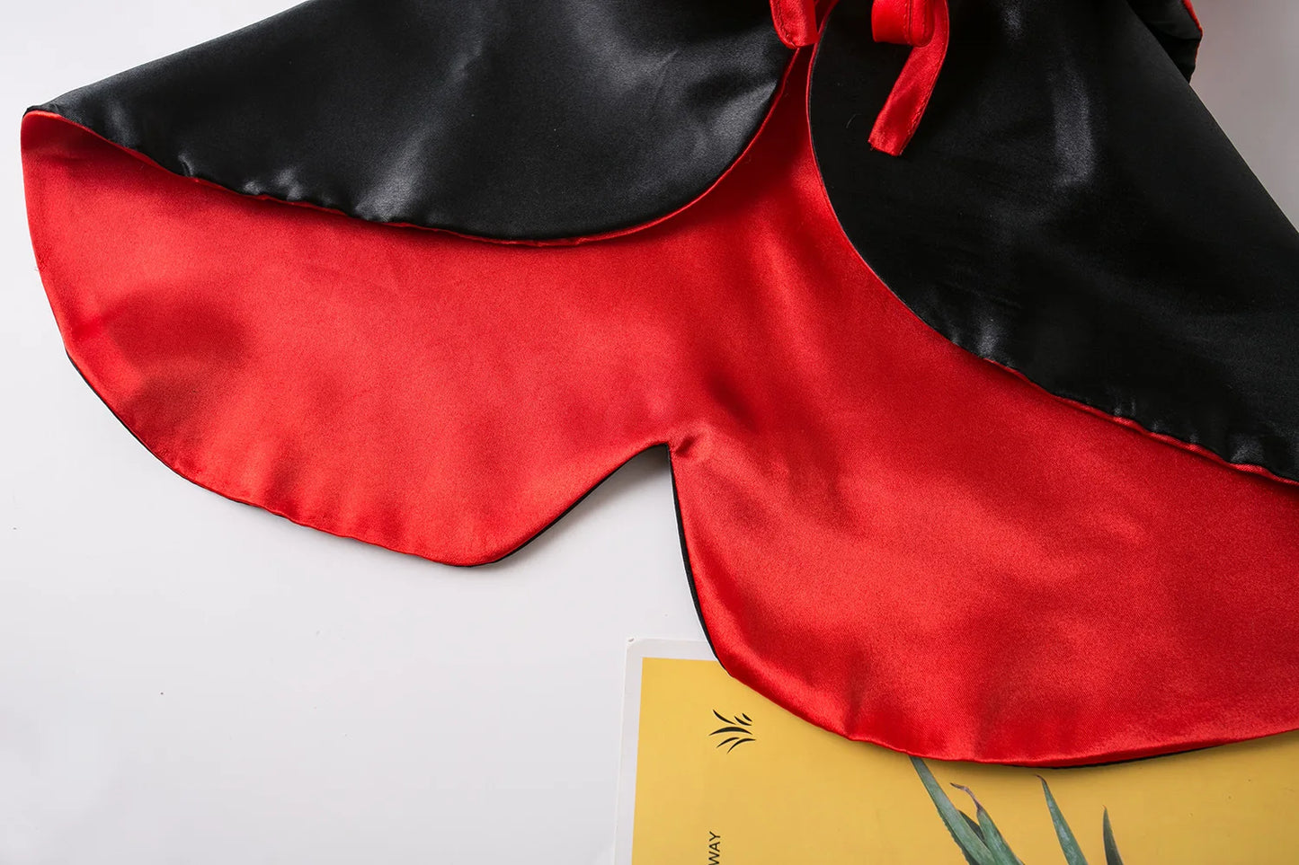 Halloween Vampire Devil Cape Costume for Dogs — Cosplay Cloak for Small, Medium & Large Dogs