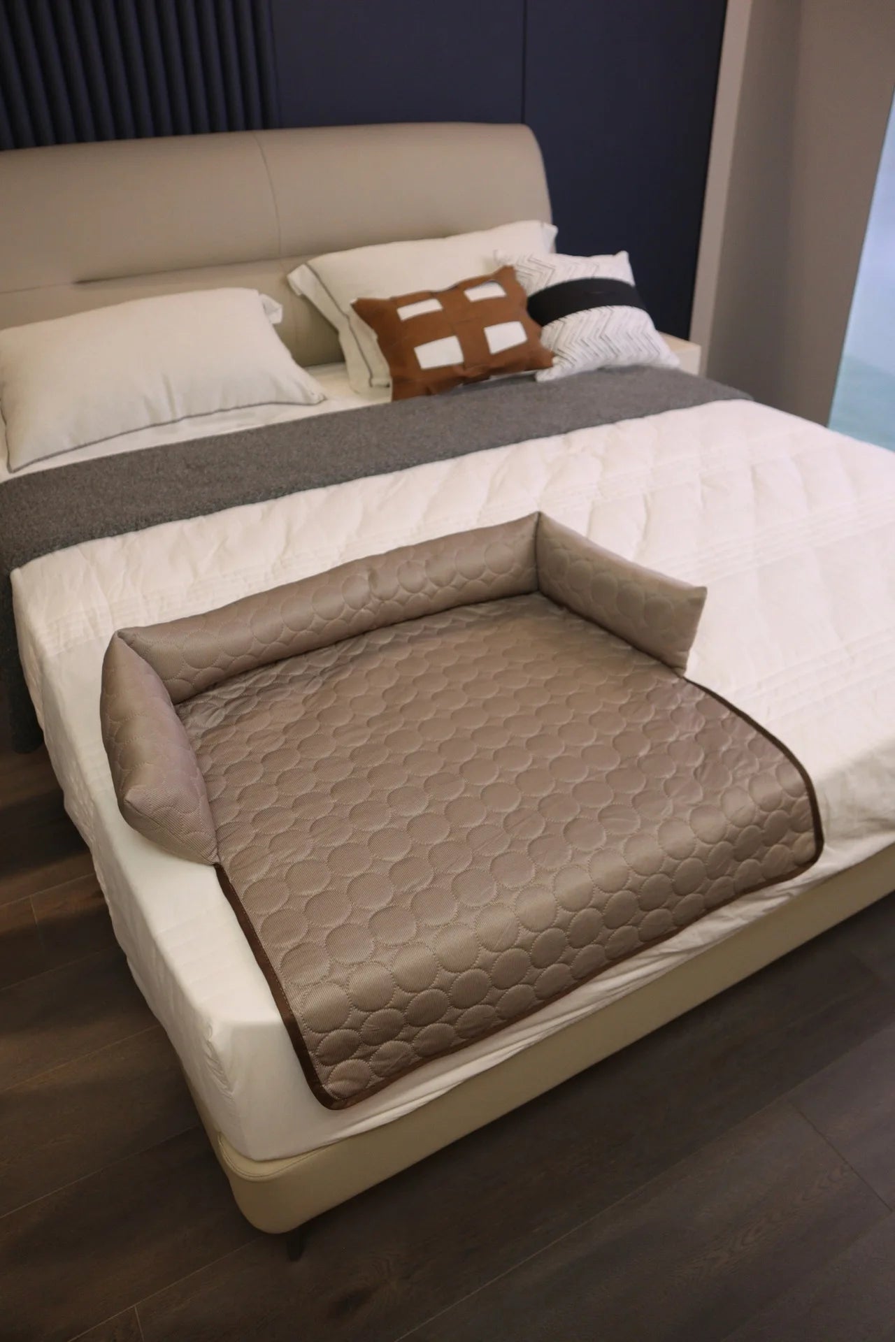 Premium Ice Silk Cooling Mat with Integrated Pillow — Large Breathable Pet Pad in 3 Colours & 2 Sizes