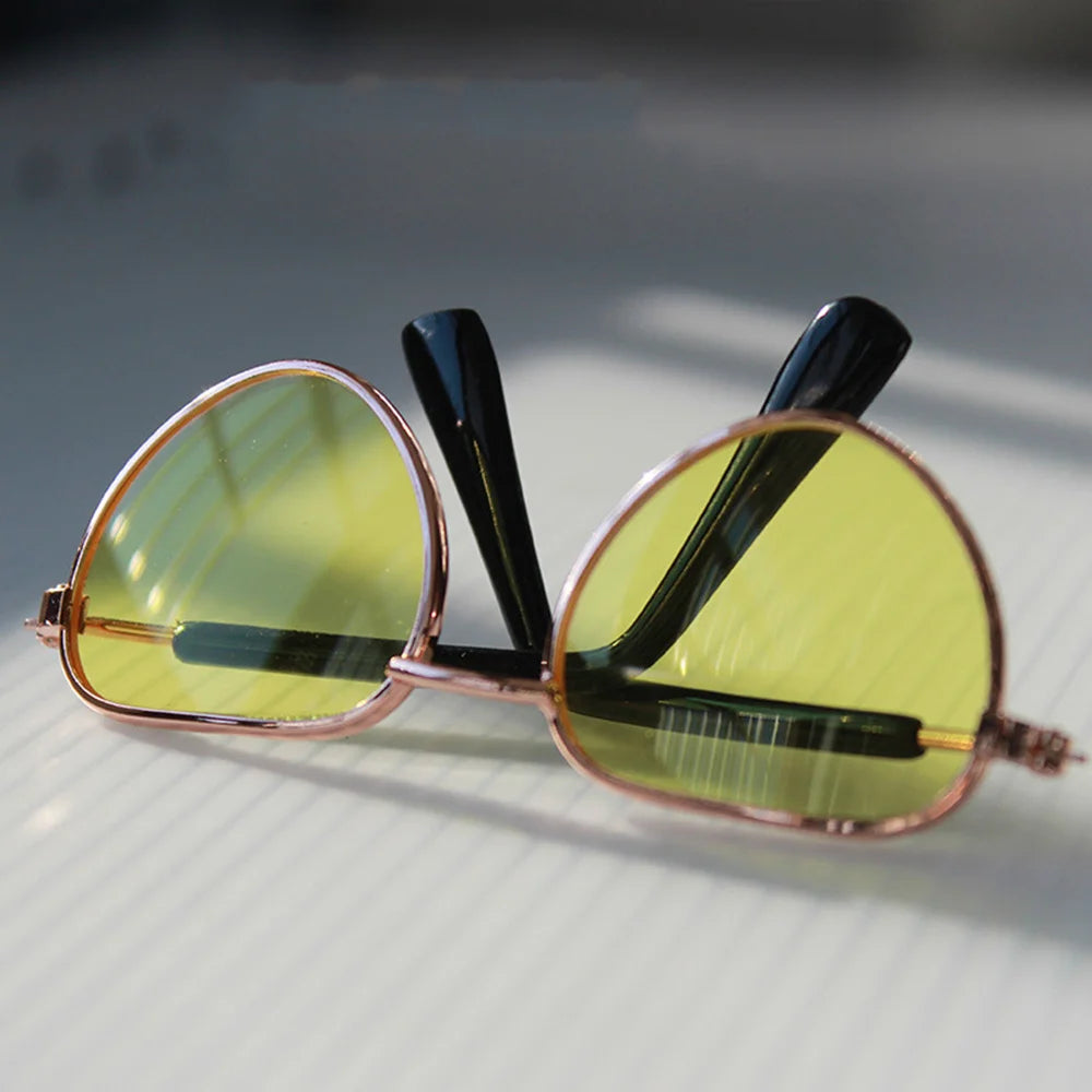 Heart-Shaped Sunglasses for Cats & Kittens
