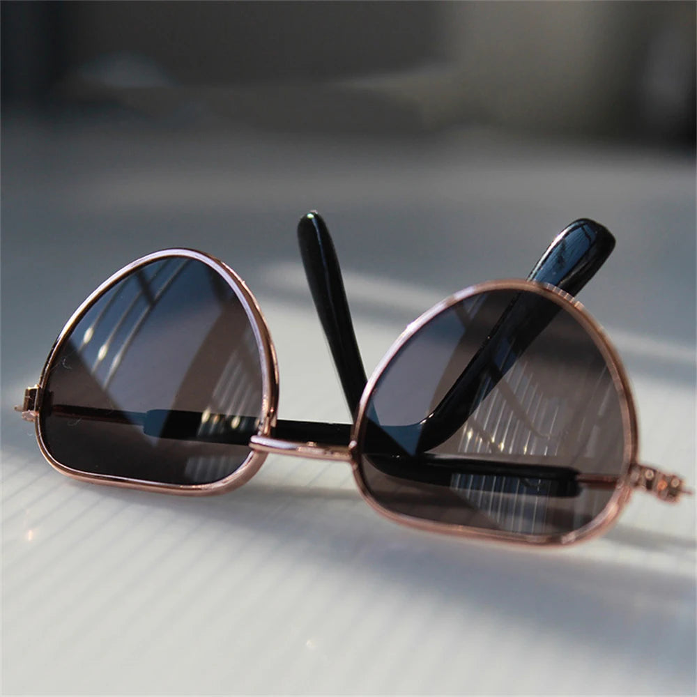 Heart-Shaped Sunglasses for Cats & Kittens