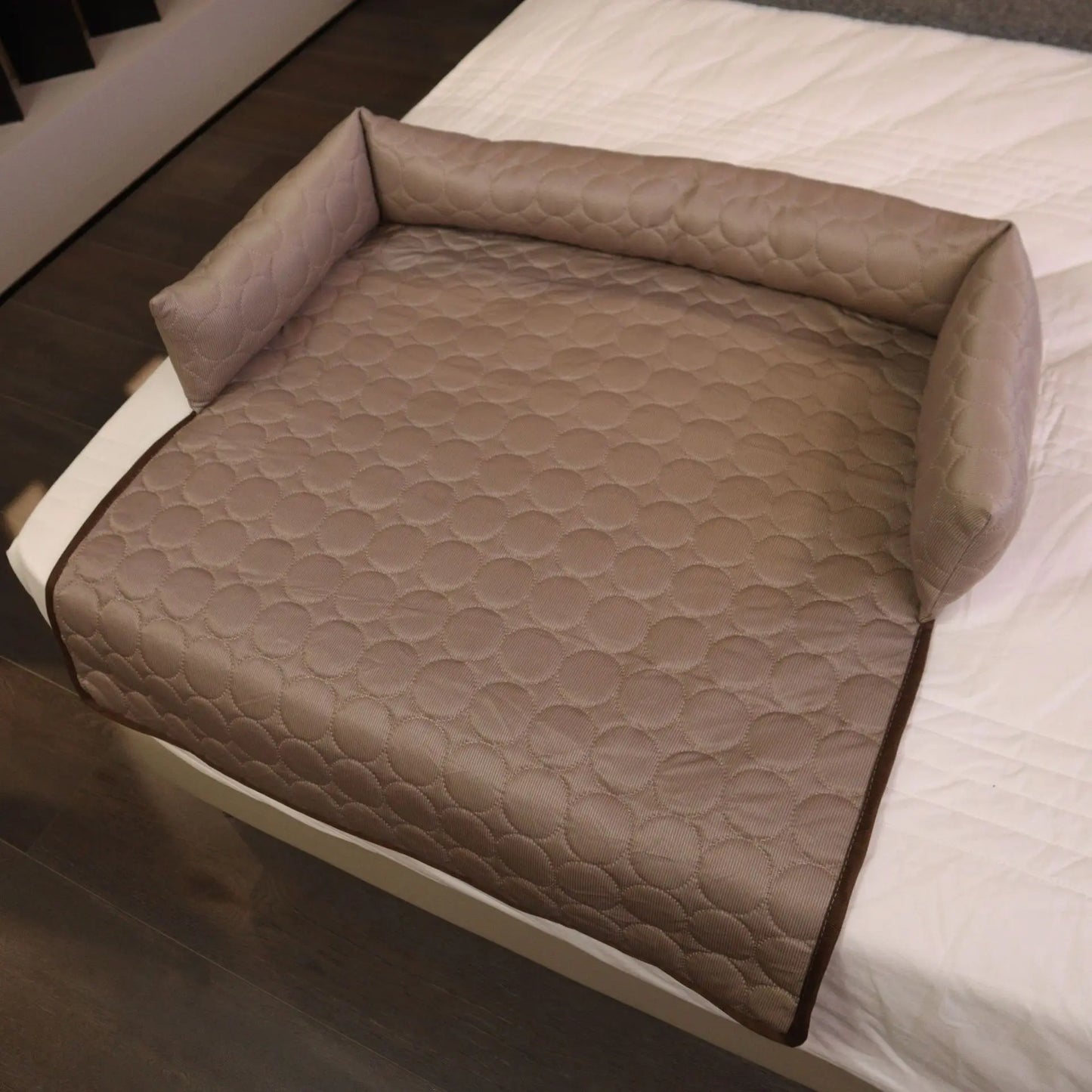 Premium Ice Silk Cooling Mat with Integrated Pillow — Large Breathable Pet Pad in 3 Colours & 2 Sizes