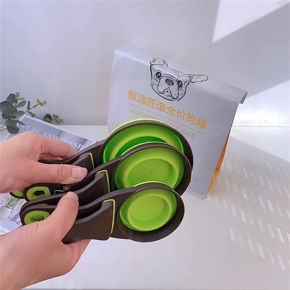 Collapsible Silicone Pet Food Measuring Scoop with Sealing Clip