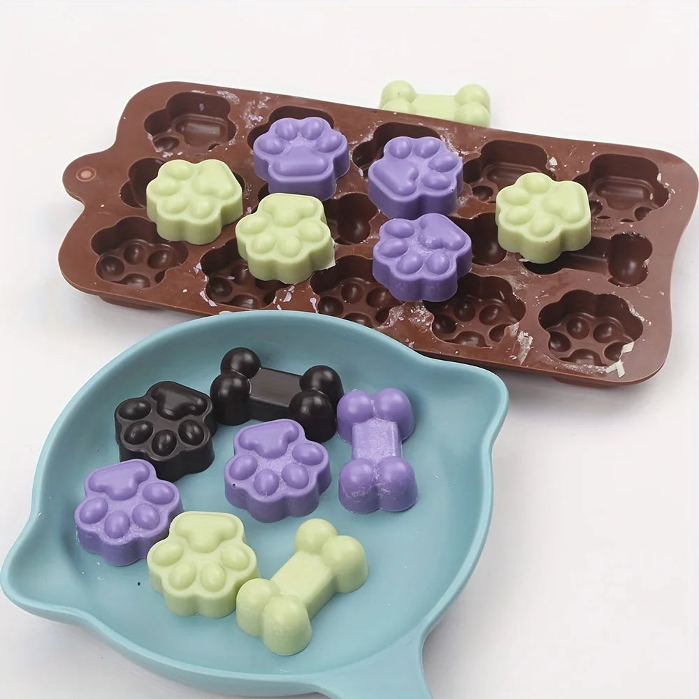 Moule en silicone pour friandises pour animaux – 14 grilles en forme d'os de chien et de patte de chat pour des friandises faites maison