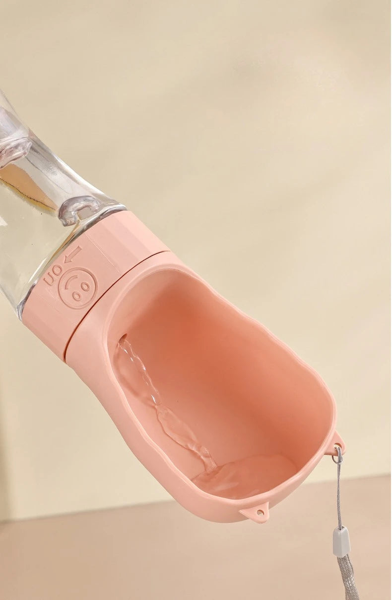 Bouteille d'eau portable pour chien avec gamelle intégrée