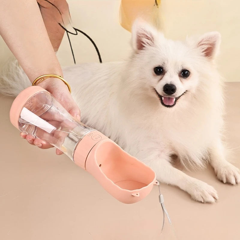 Bouteille d'eau portable pour chien avec gamelle intégrée