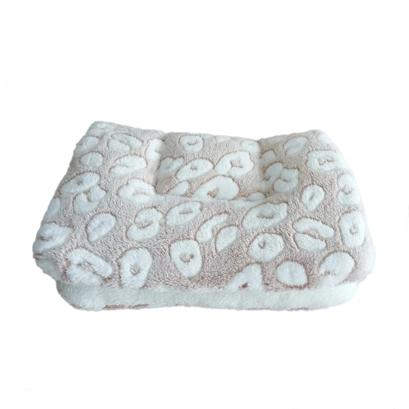 Thickened Fleece Pet Bed Mat – Washable Warm Blanket for Dogs & Cats