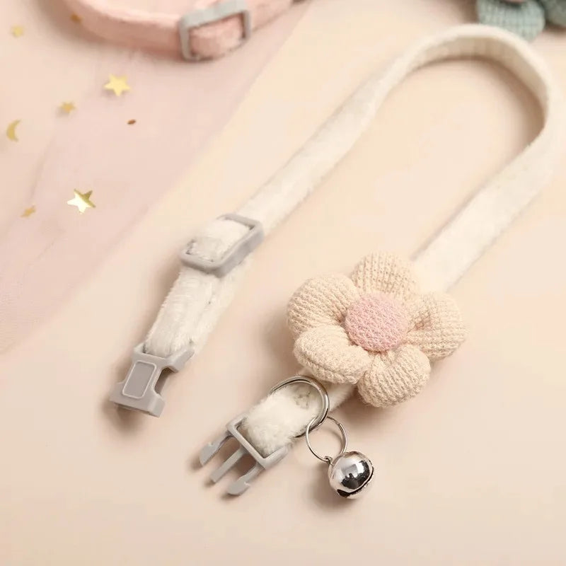 Joli Collier et Laisse pour Chat - Harnais et Accessoires Réglables pour Chaton