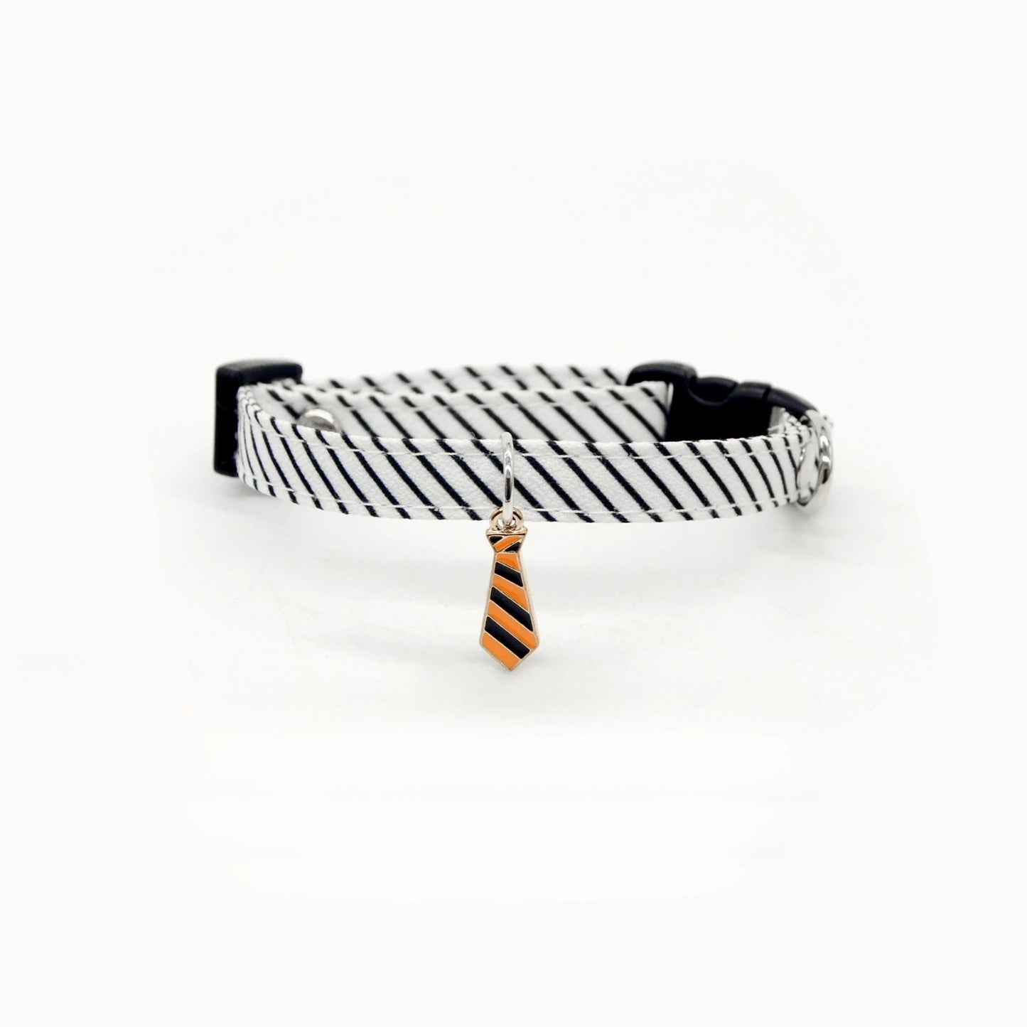 Collier pour chat rayé réglable avec nœud papillon et clochette