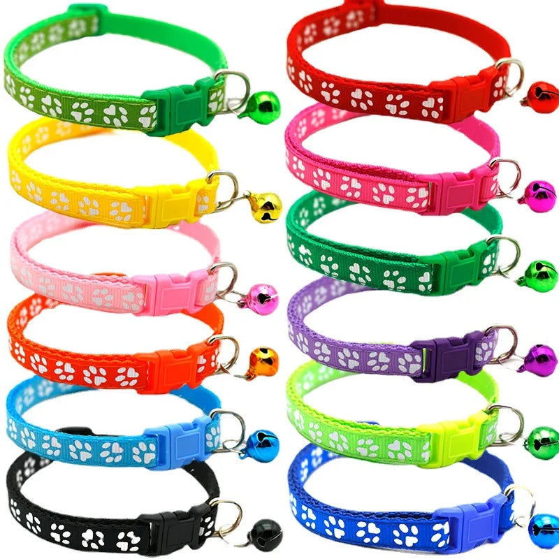 Collier pour chat avec clochette et motif patte de chat