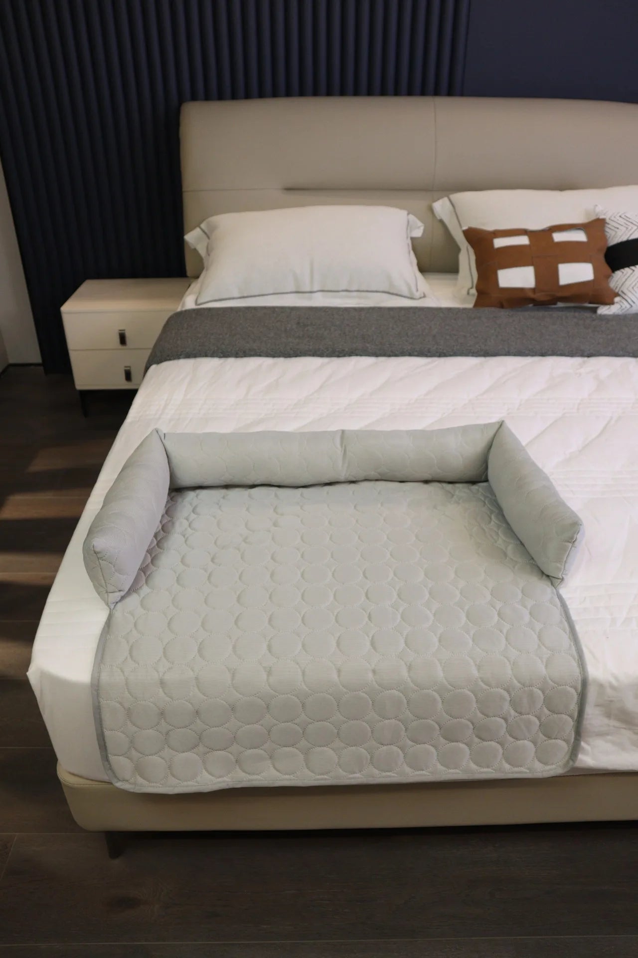 Premium Ice Silk Cooling Mat with Integrated Pillow — Large Breathable Pet Pad in 3 Colours & 2 Sizes