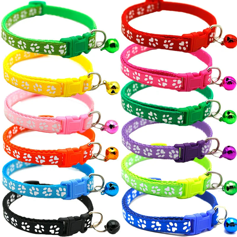 Collier pour chat avec clochette et motif patte de chat