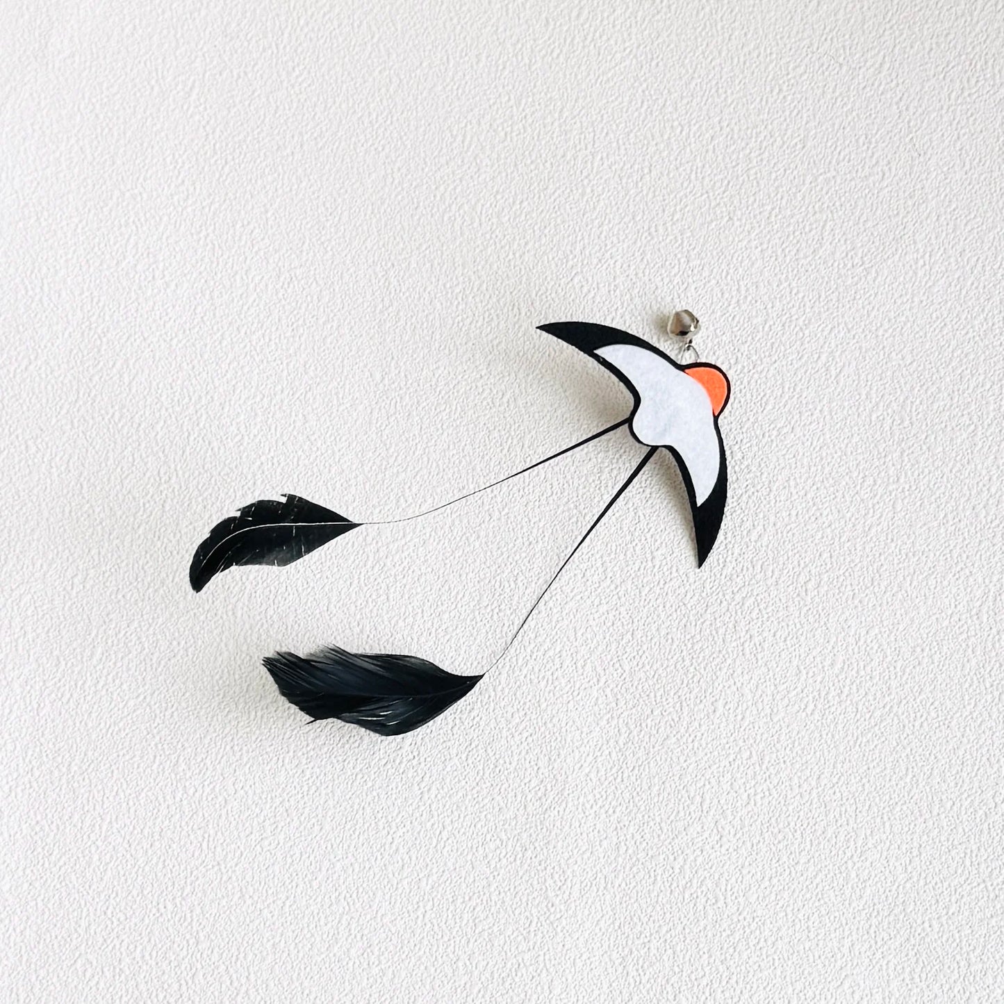 Baguette interactive avec plumes et clochette pour chat