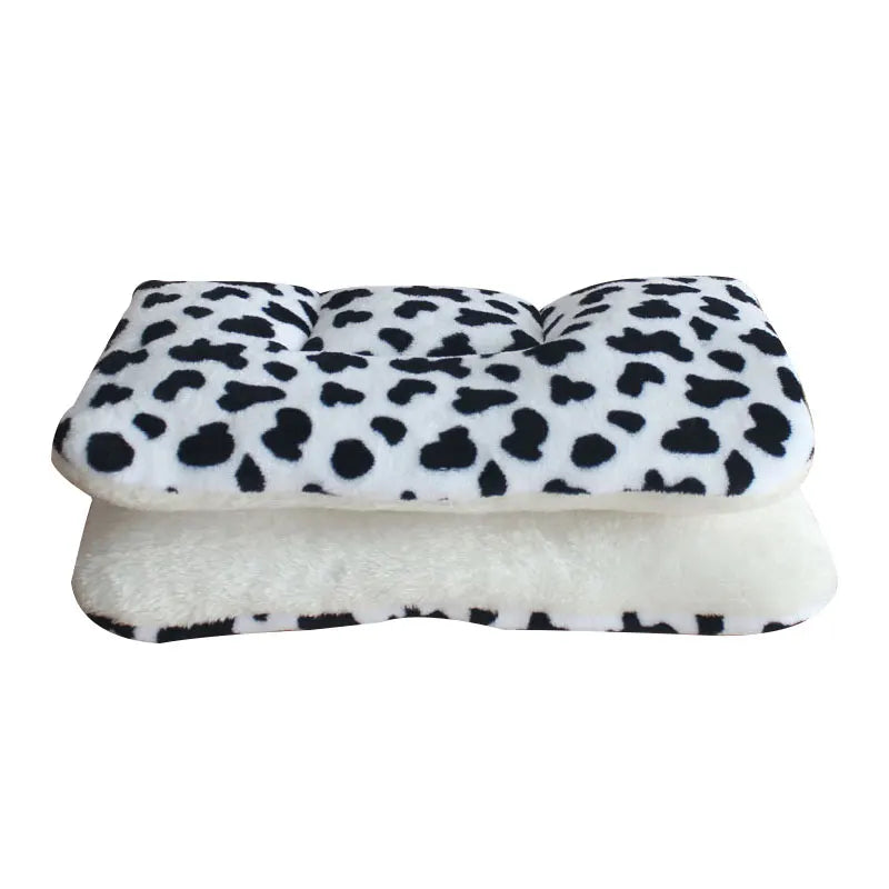Thickened Fleece Pet Bed Mat – Washable Warm Blanket for Dogs & Cats