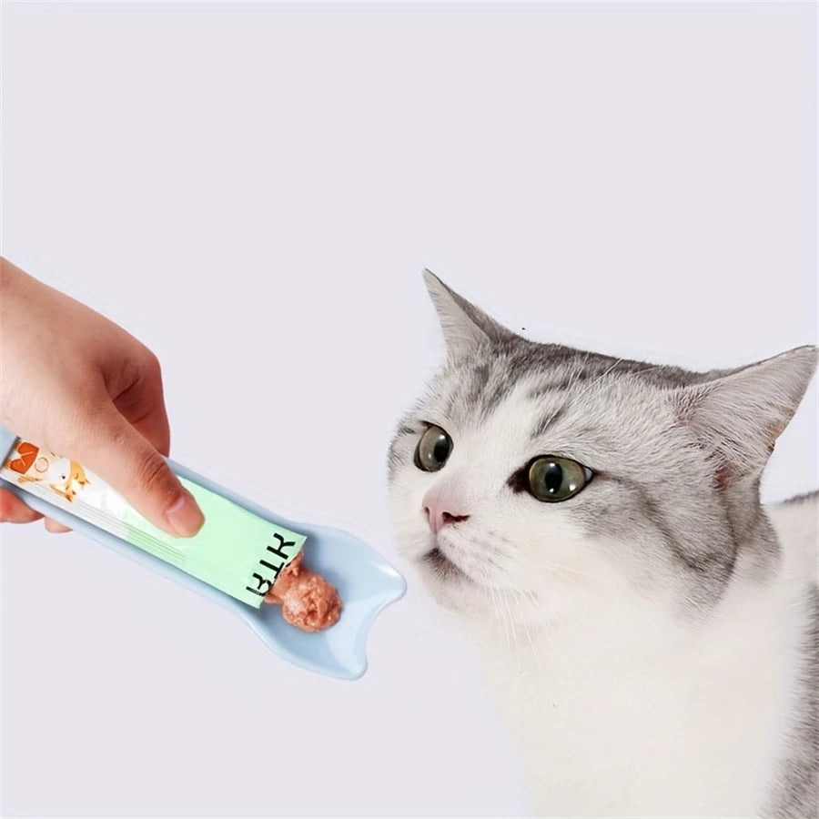 Cat Treat Squeeze Spoon – Mess-Free Feeder for Lickable Cat Treats
