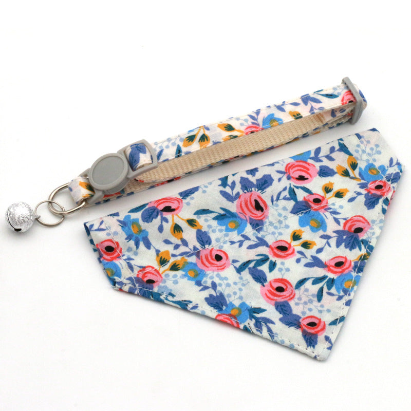 Adjustable Daisy Bandana Collar with Breakaway Safety for Cats and Small Dogs