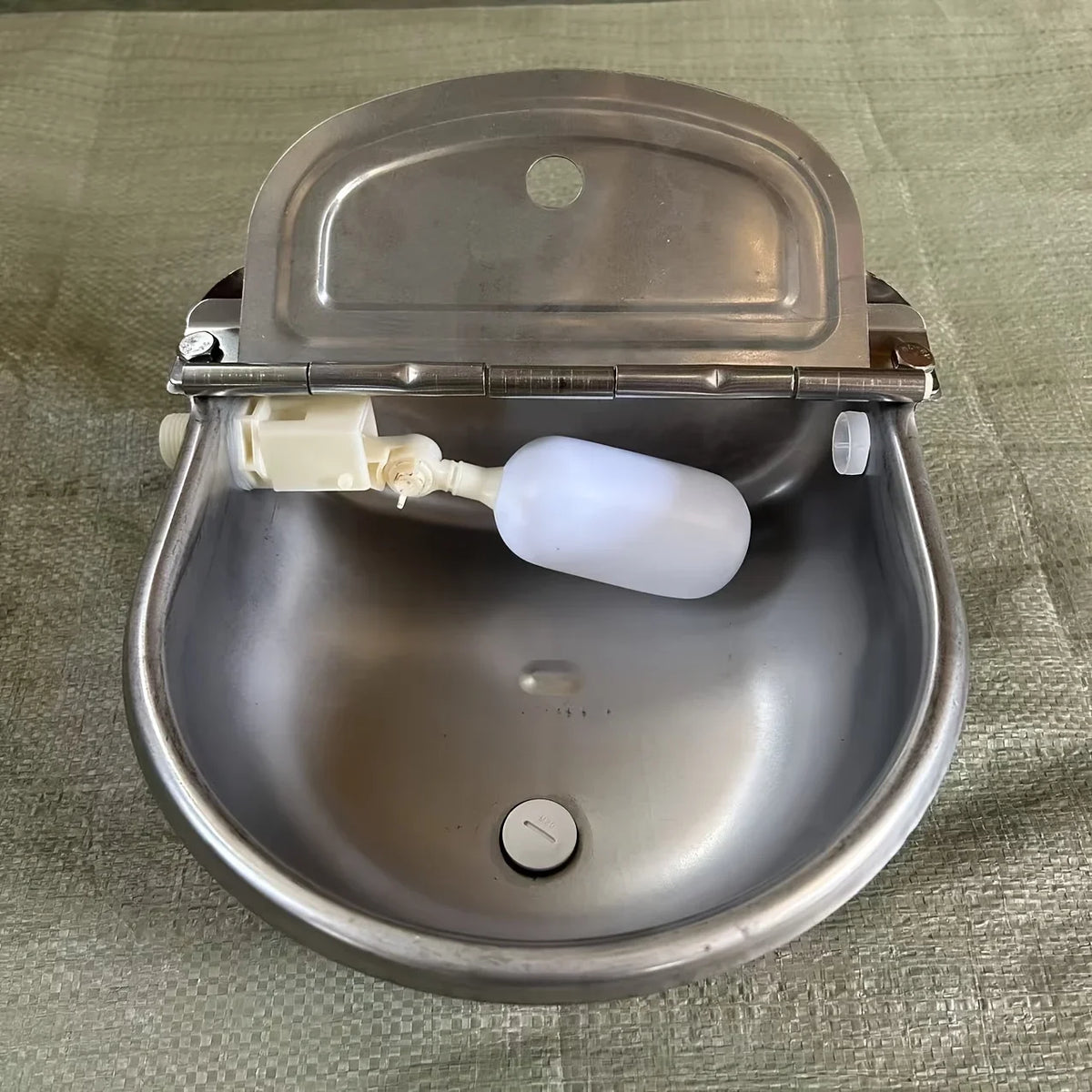 Automatic Gravity-Fed Outdoor Water Dispenser Bowl for Dogs & Cats