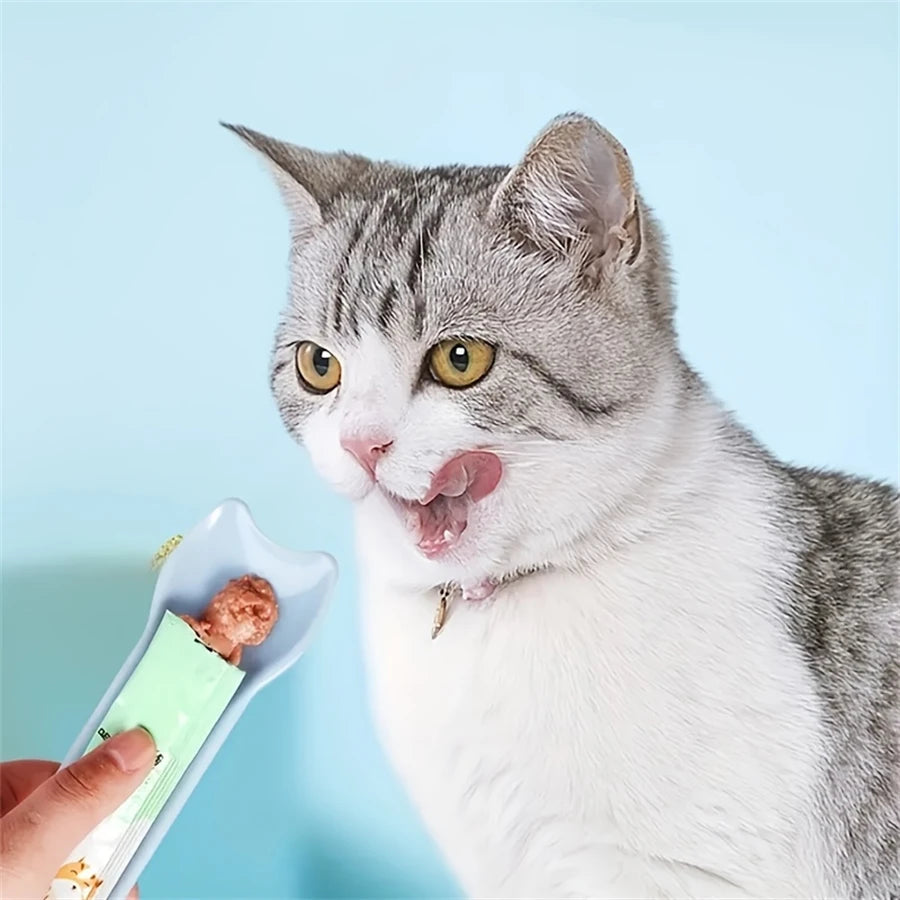 Cat Treat Squeeze Spoon – Mess-Free Feeder for Lickable Cat Treats