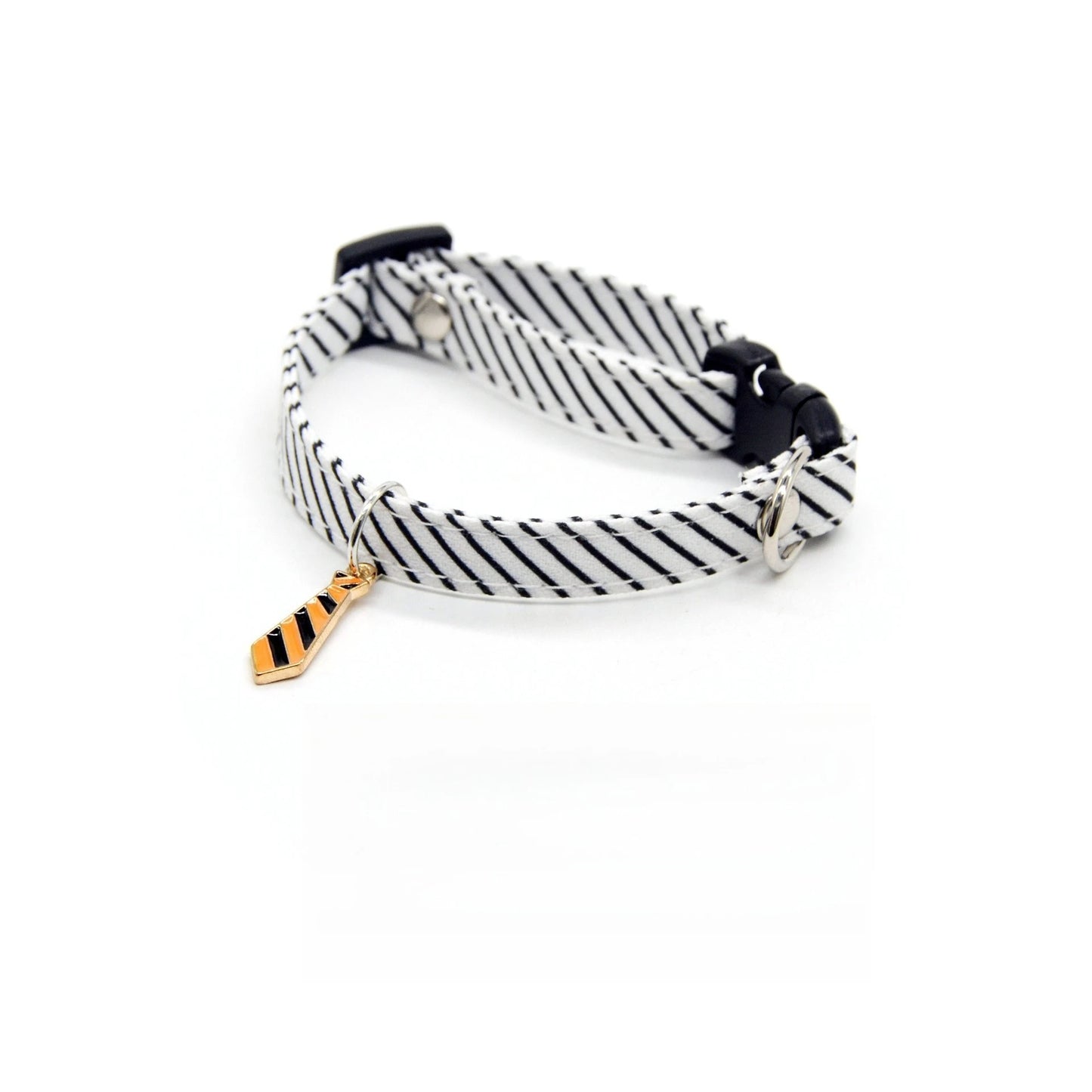 Collier pour chat rayé réglable avec nœud papillon et clochette