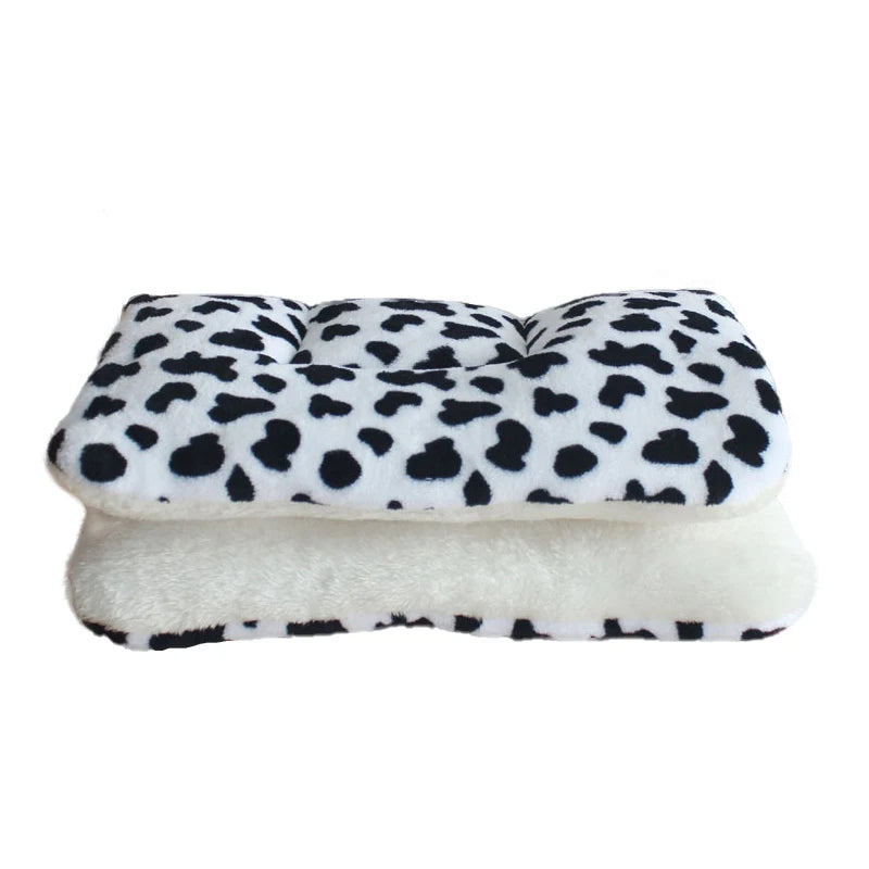 Thickened Fleece Pet Bed Mat – Washable Warm Blanket for Dogs & Cats